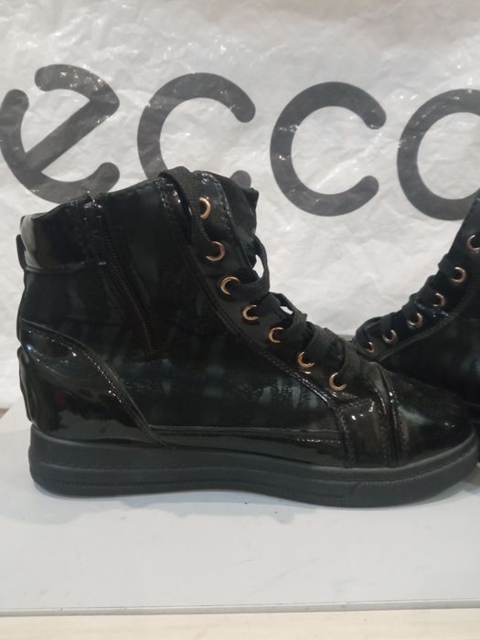 Продам новые женские демисезонные ботинки - сникерсы Fashion