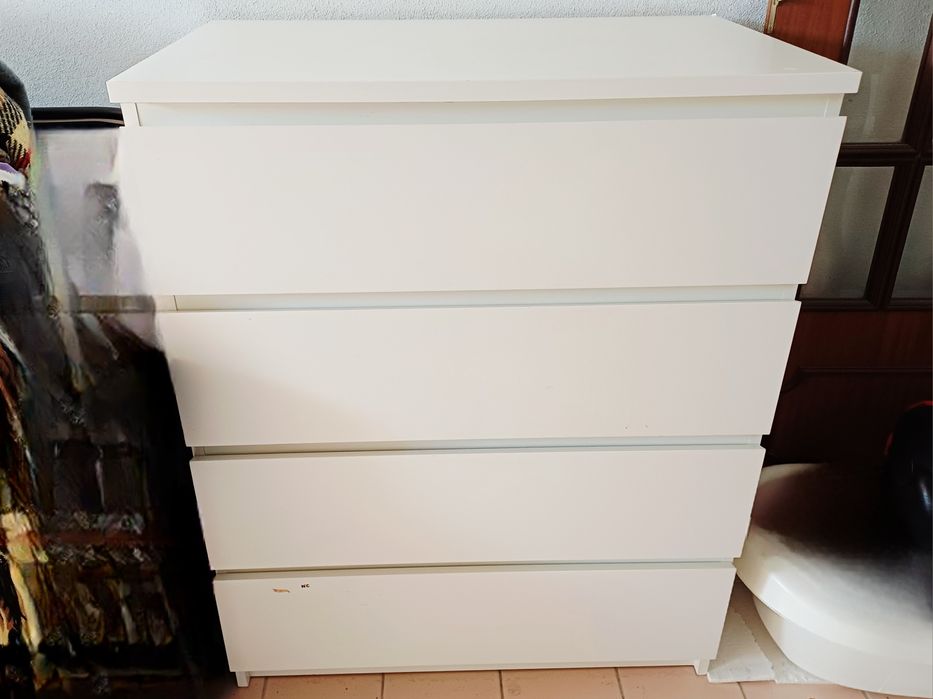Cómoda MALM c/4 gavetas, branco, 80x100cm
Cómoda c/4 gavetas, branco,