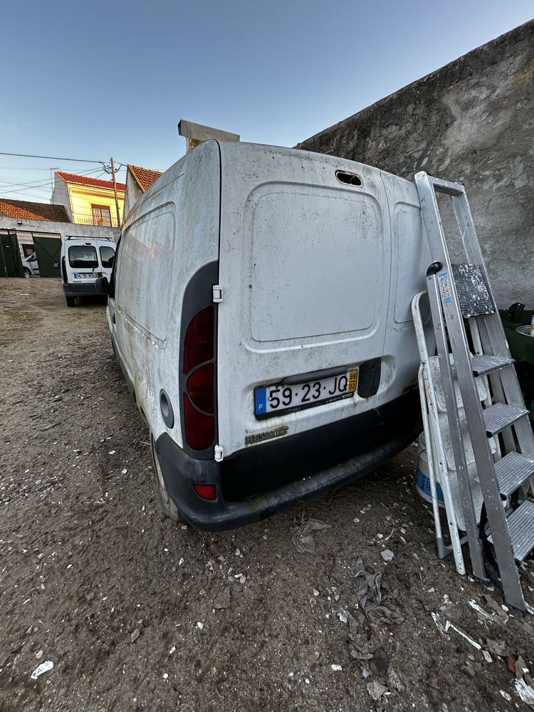 Vendo Renault Kangoo andar e outra para peças com documentos