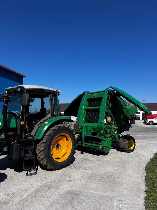 Прес-підбірник John Deere 864