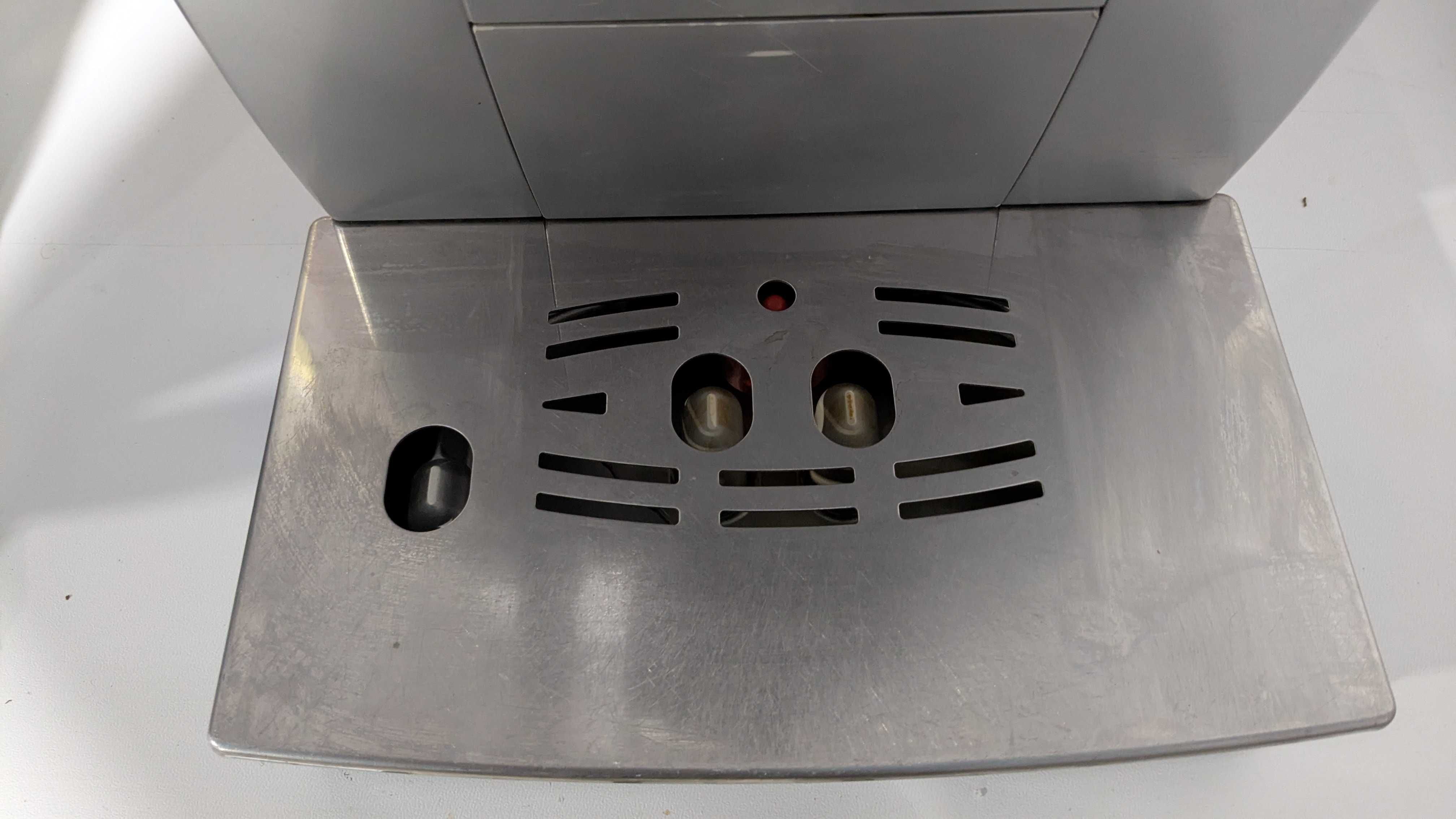 Кавомашина DeLonghi ECAM 23.450s