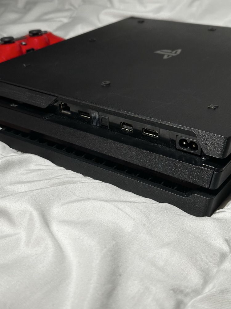Ps 4 pro 1 tb (2 dualshock)