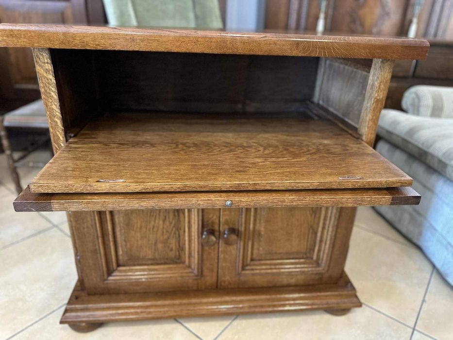 Dębowa komoda do salonu lub przedpokoju –  wysyłka, stan idealny!