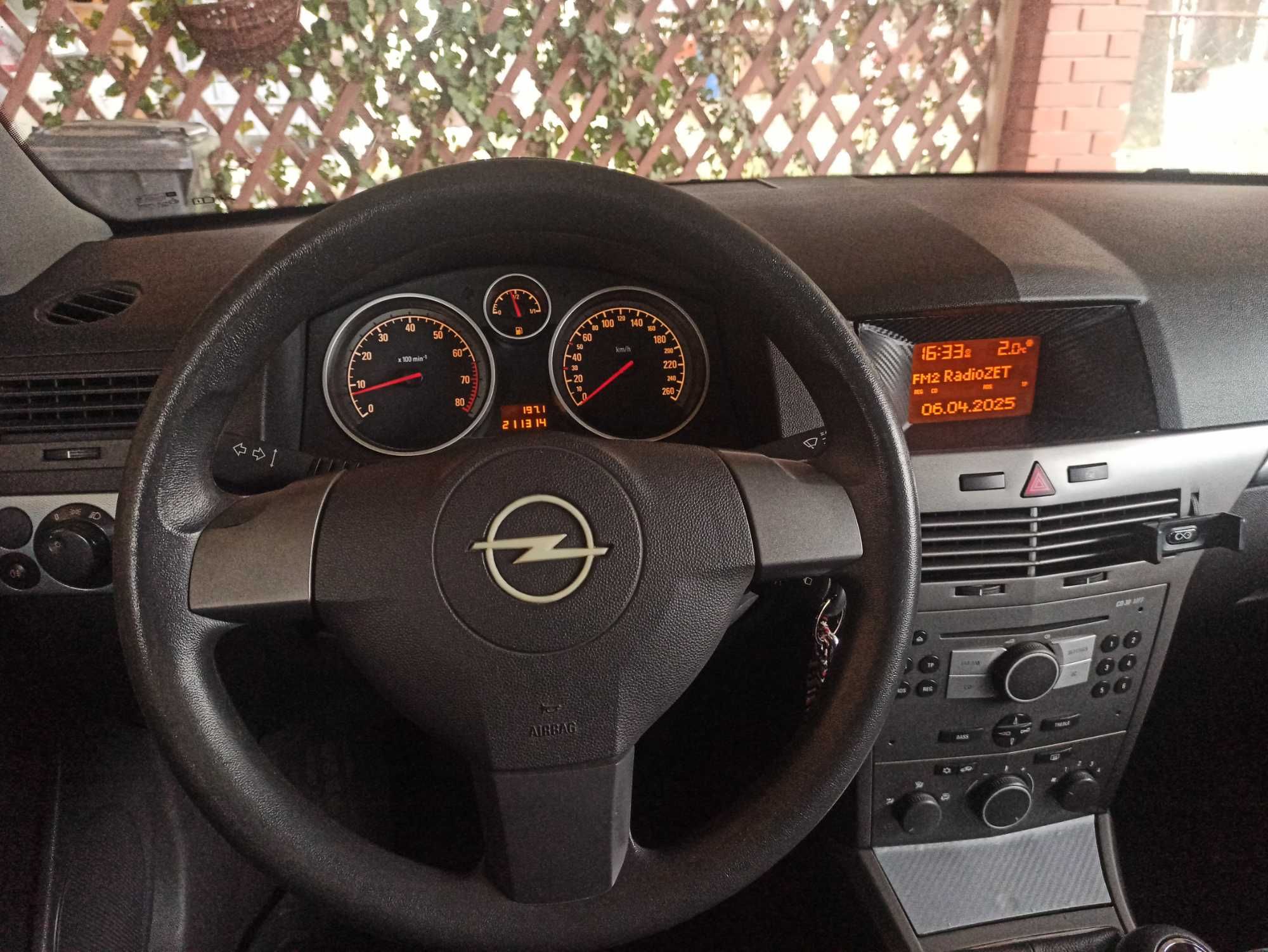 Opel Astra H GTC 1.4 LPG