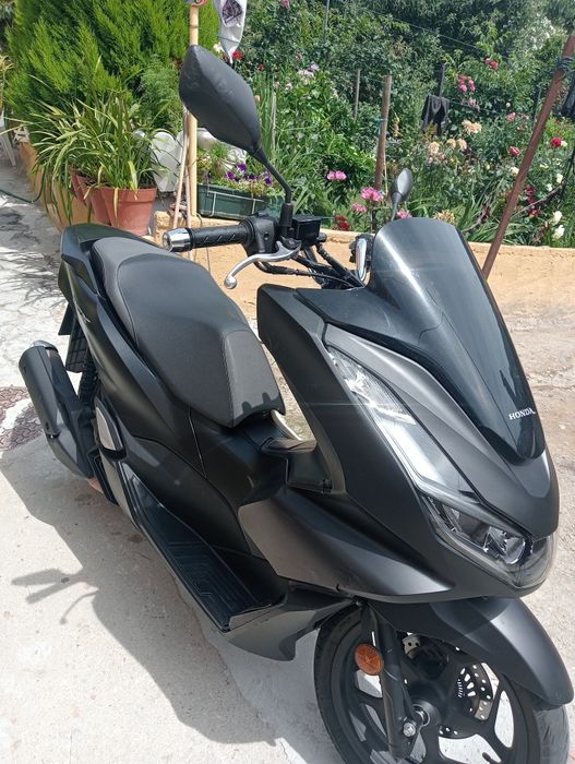 Vendo ou vendo uma  mota Honda 125