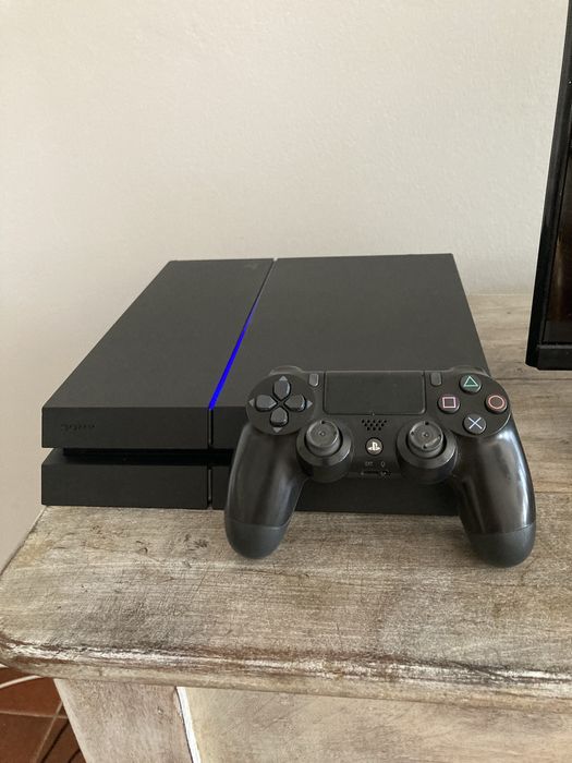 PS4- 2 comandos + 1 jogo