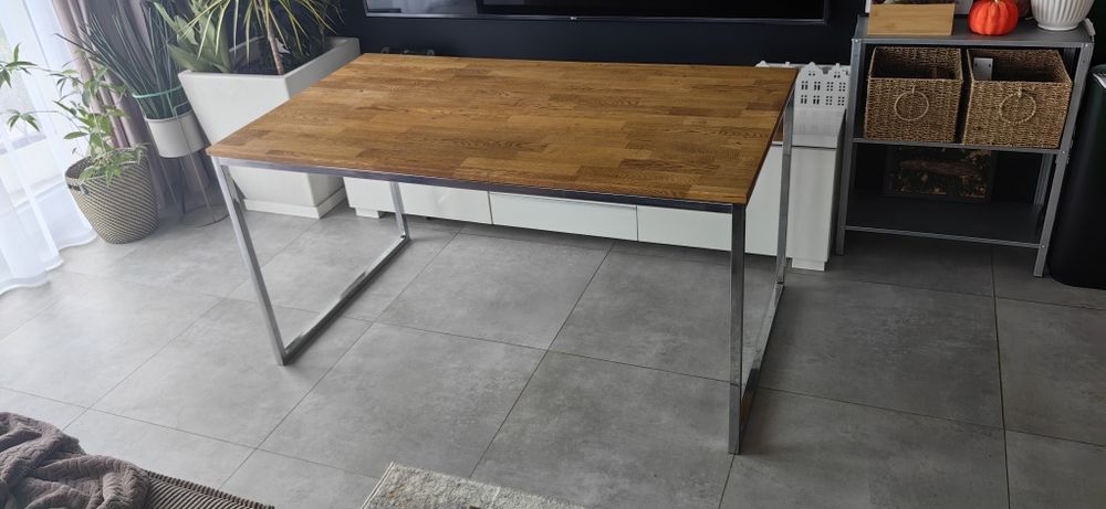 Stół drewniany klejonka, srebrne metalowe nogi, duński design