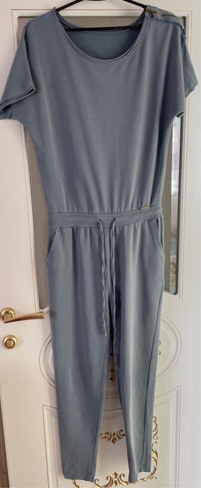 Комбінезон жіночий.