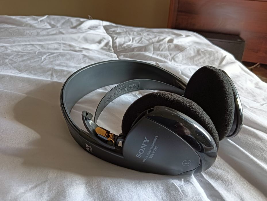 Headfones Sony s/ fios Cordless stereo, Model MDR-IF230.