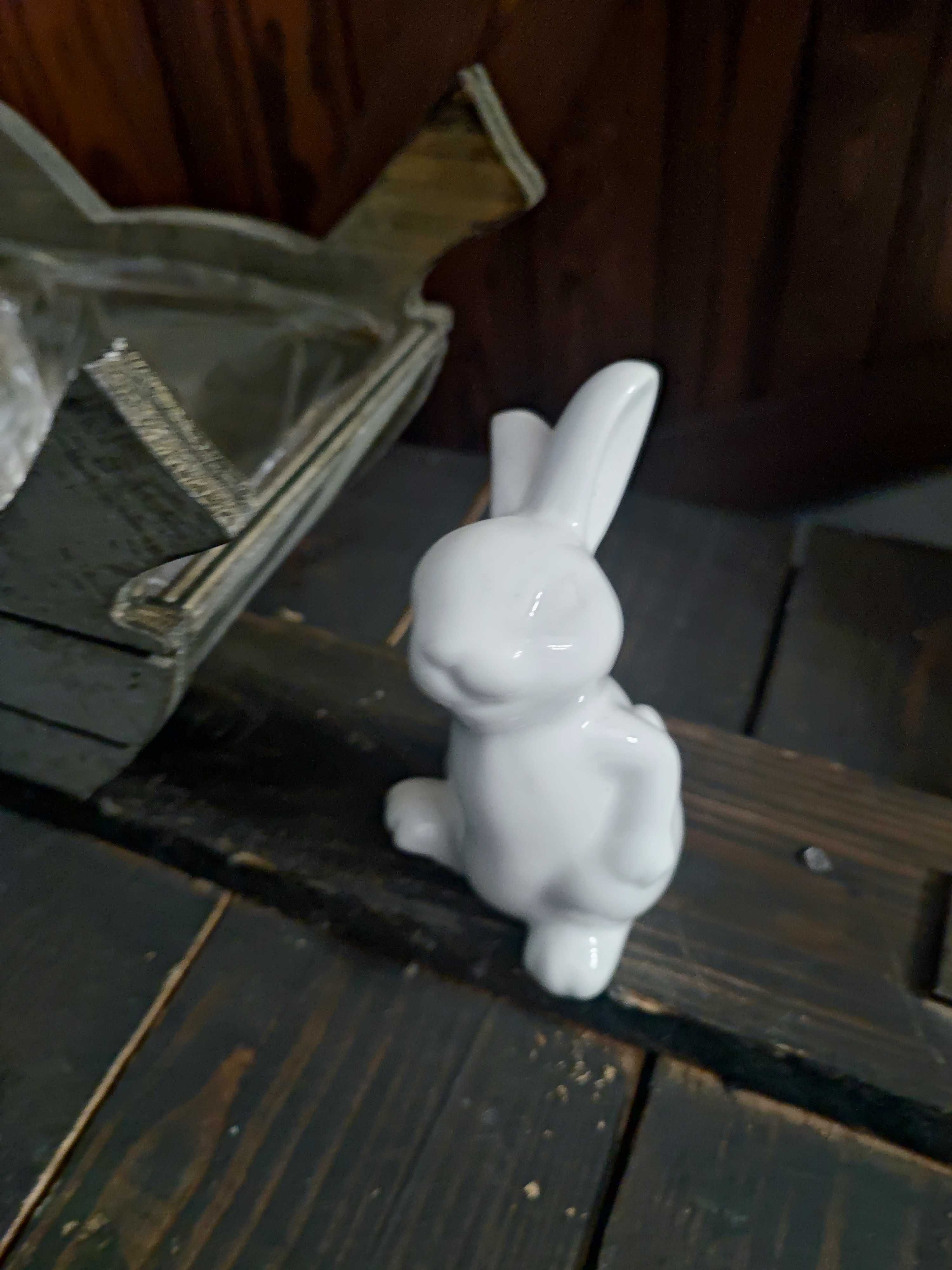 Drewniana osłonka ptak porcelanowe zajączki