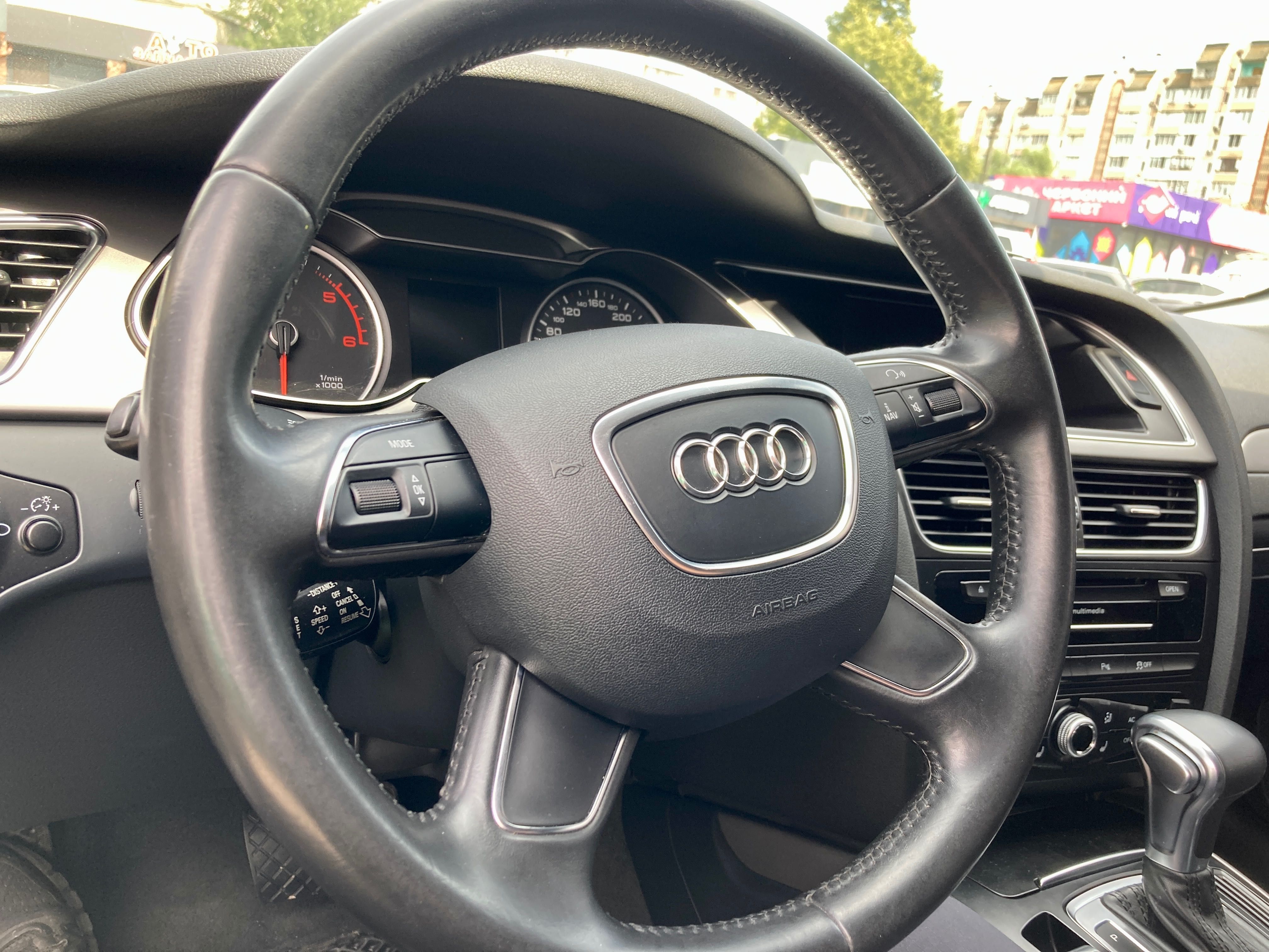 Audi A4 2012 року