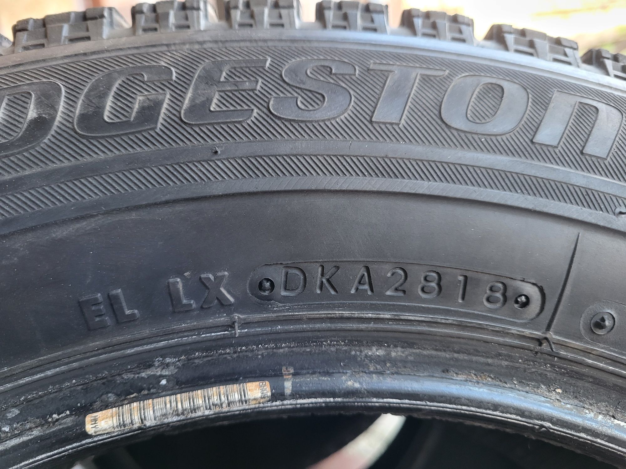 5 шин Зимняя резина Bridgestone Blizzak VRX 185/65 R15 88s. Протектор