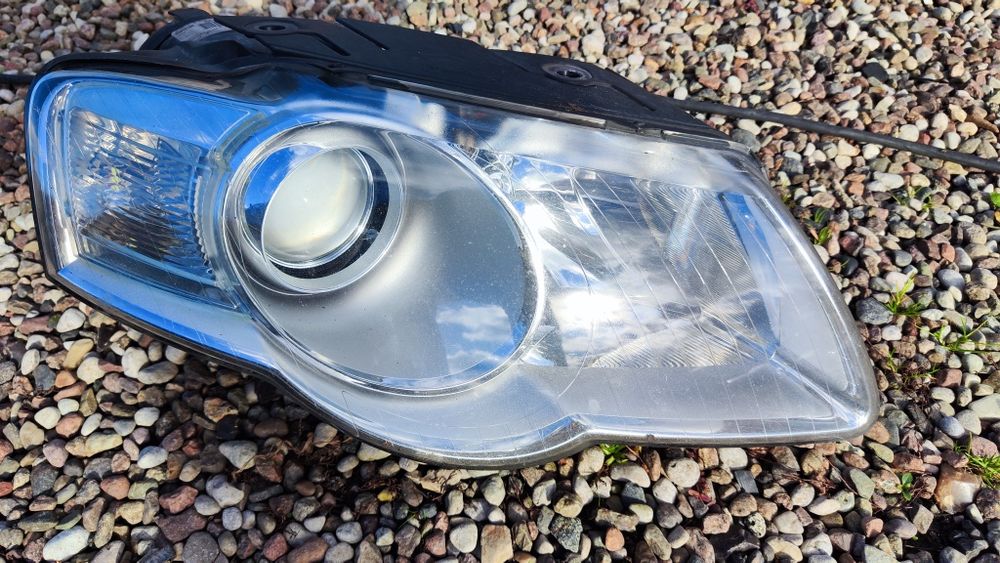 Reflektor lampa prawy przód passat B6