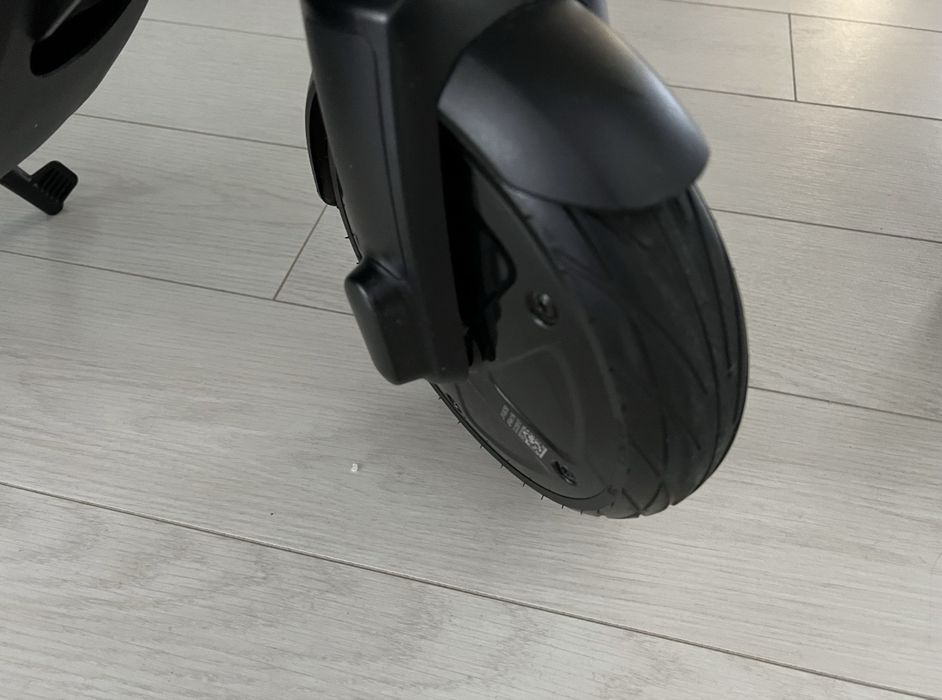 Продам Електросамокат Ninebot by Segway ES1