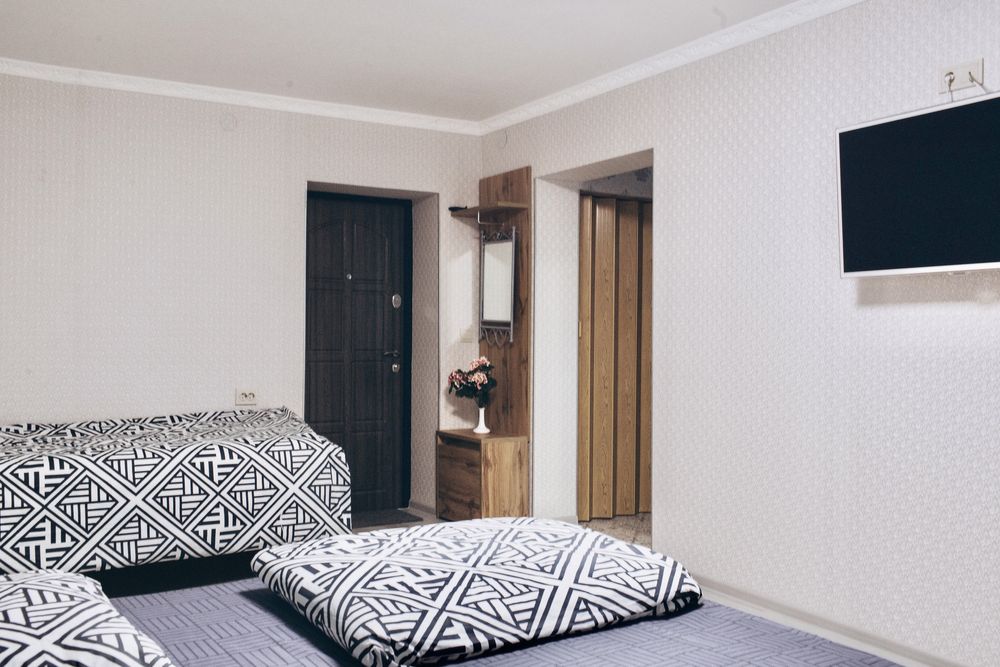 Здам подобово 1-кімнатну дизайнерську квартиру поруч з термалом