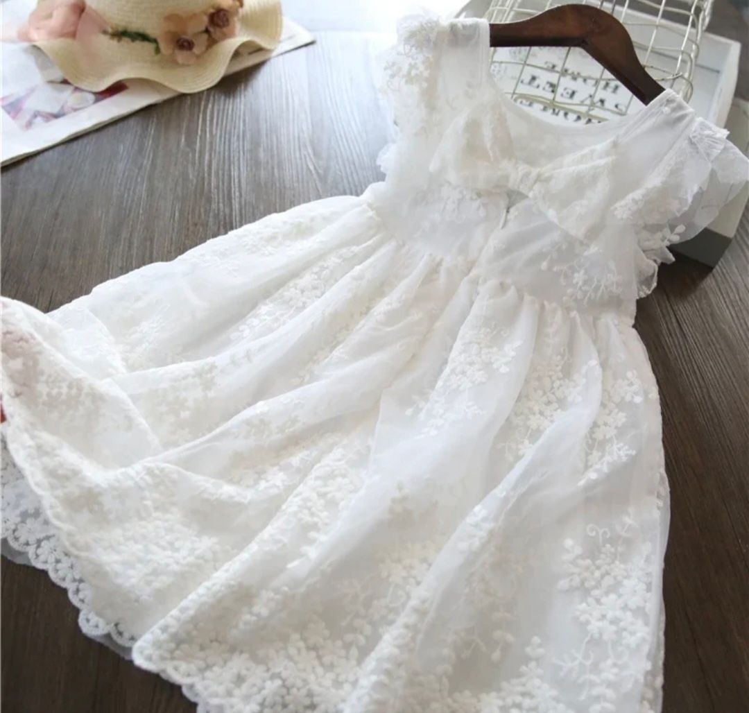 Biała koronkowa sukienka wesele komunia sesja śliczna