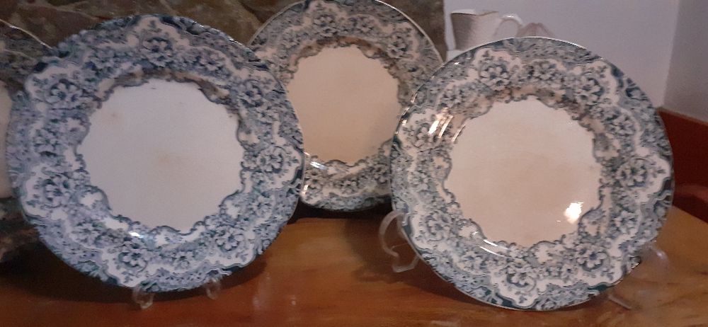 2 Pratos decorativos antigos da fábrica de Sacavém