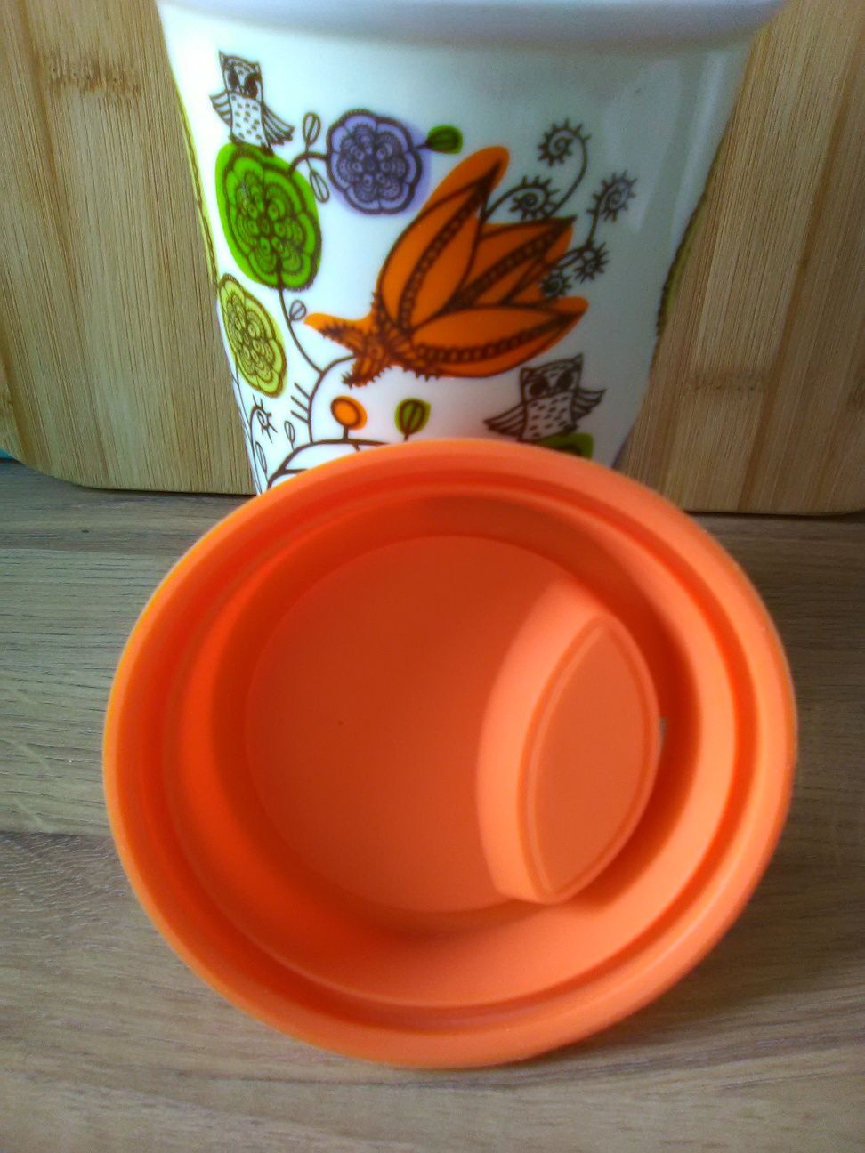 Kubek porcelanowy.