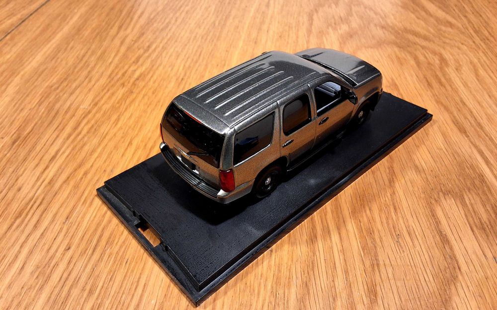 Miniaturas na escala 1.43