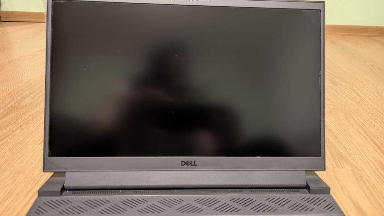 Dell G15 5511 i7-11800H 16GB DDR4 512GB SSD NMVE GeForce RTX 3050