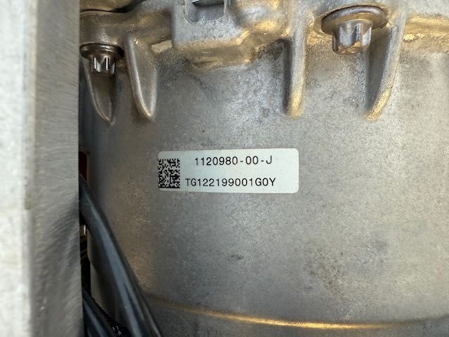 Tesla Model S Silnik elektryczny kompletny z zawieszeniem