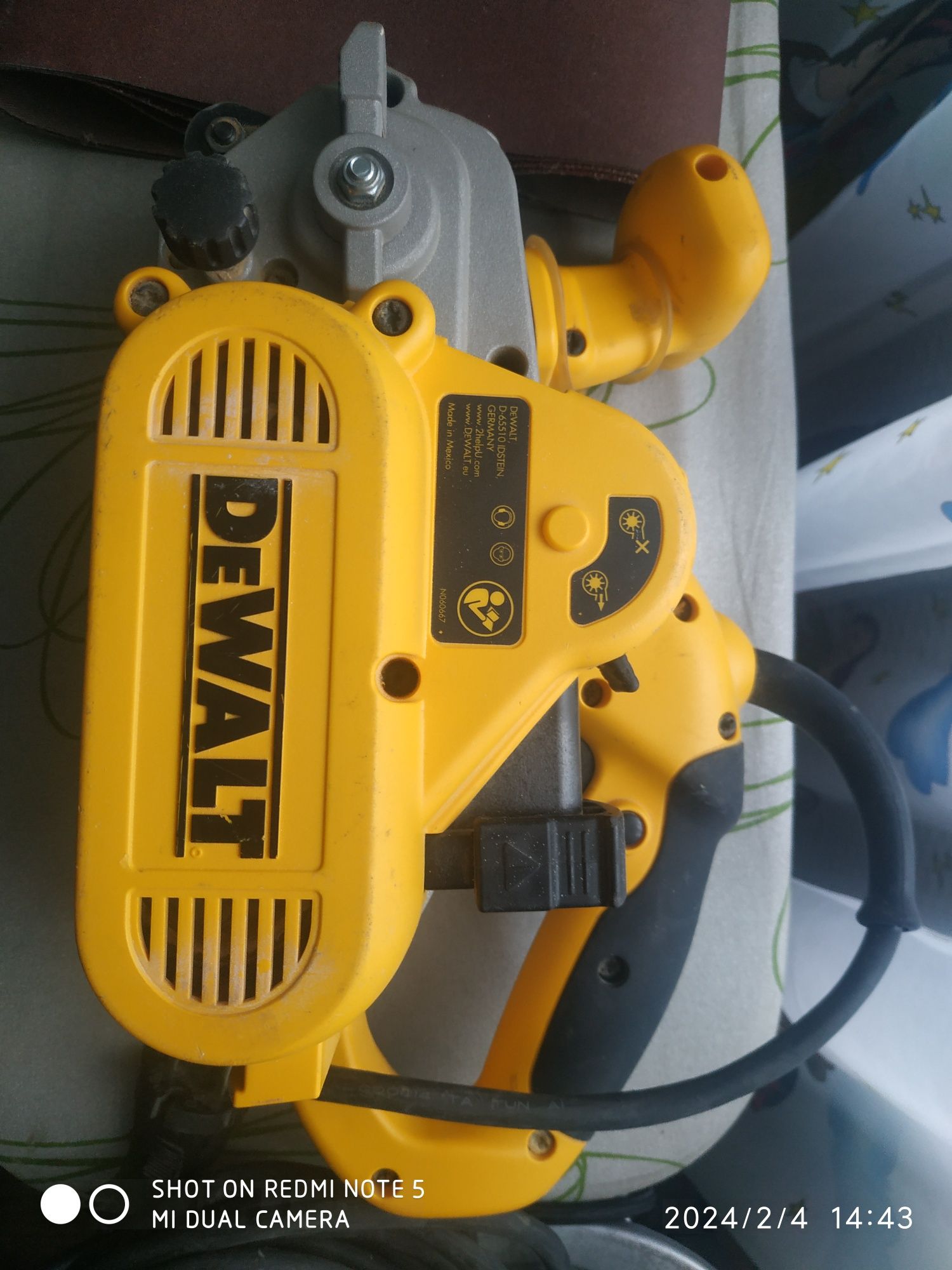 Шліфмашина стрічкова DeWalt DW 433