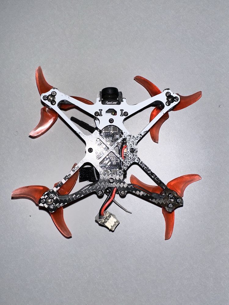 Dron FPV w zestawie