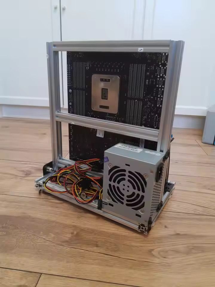 Otwarta obudowa pc ATX Metalfish Block Case