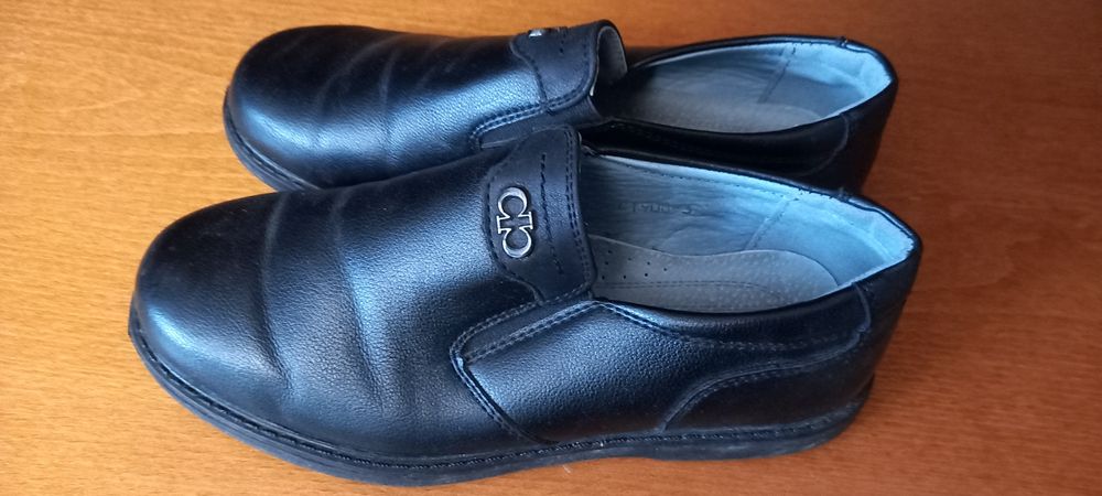 Класичні шкільні туфлі на хлопчика