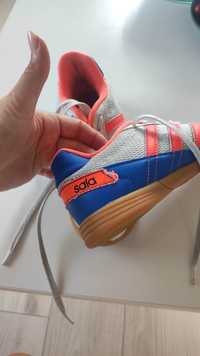 Halówki adidas rozm. 33