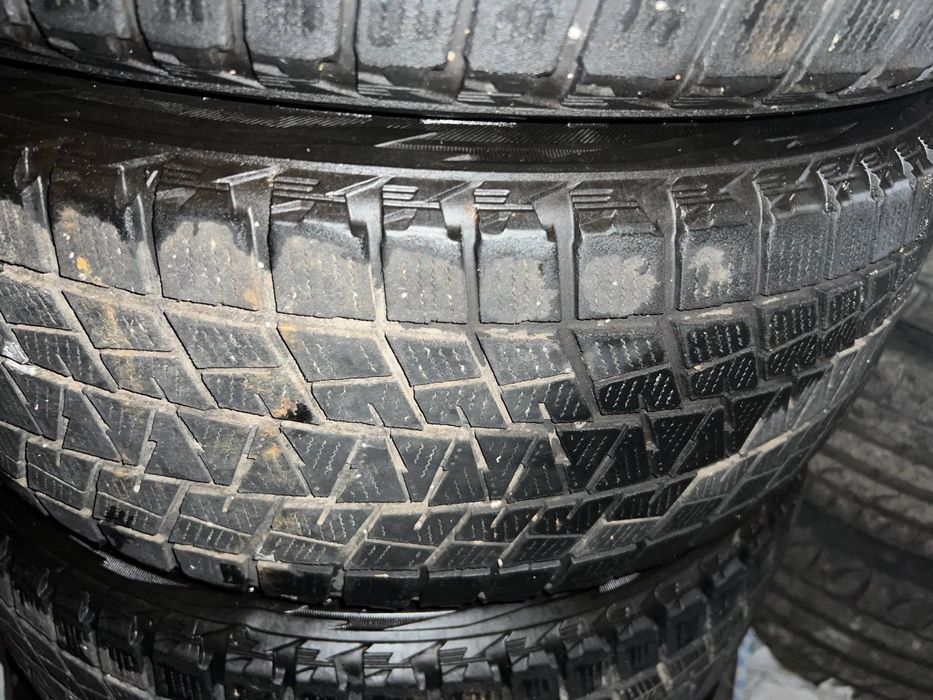 Продам зимову резину 225/60 срочно просто лежить в гаражі