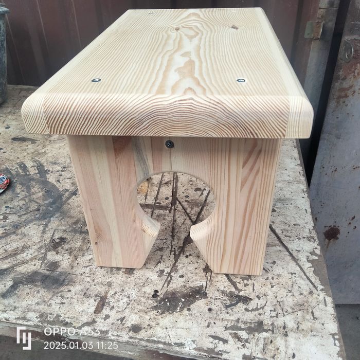 Деревянные табуретки