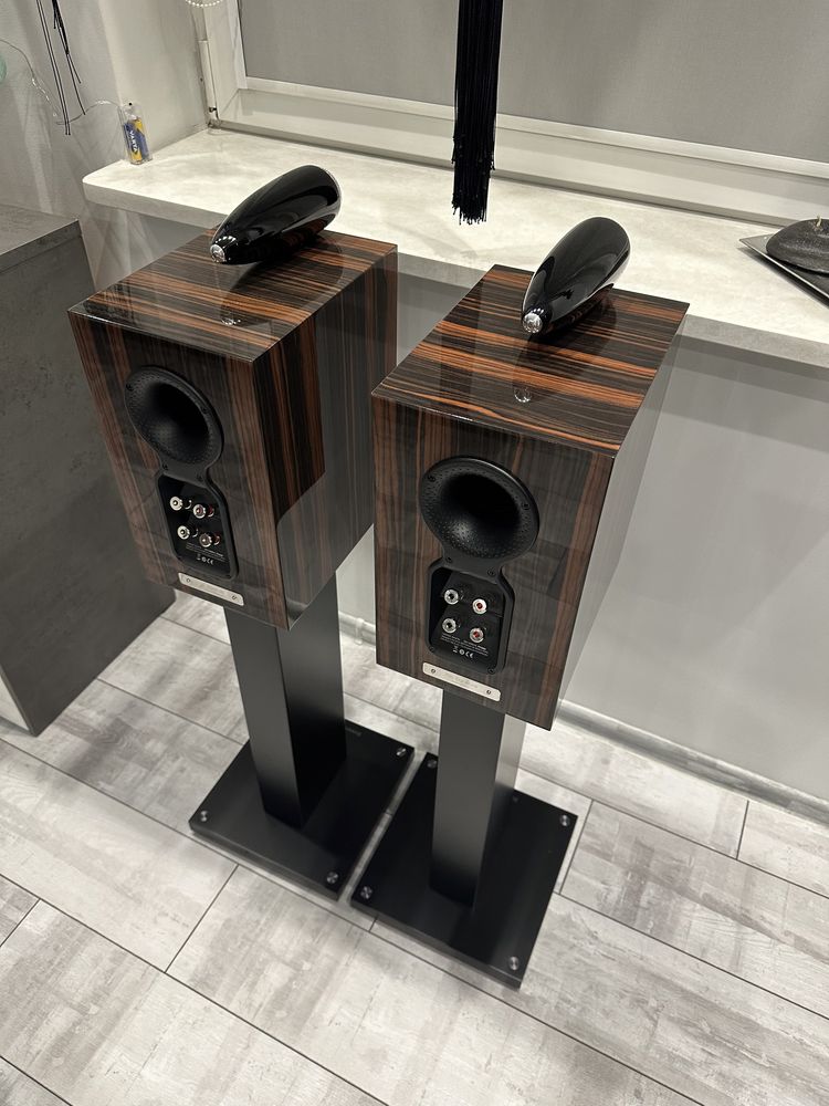 Kolumny podstawkowe  Bowers&Wilkins 705 Signature+ Standy Top Model