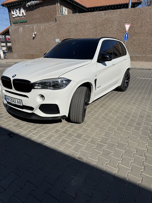Продам БМВ  BMW X5 F15 M50D