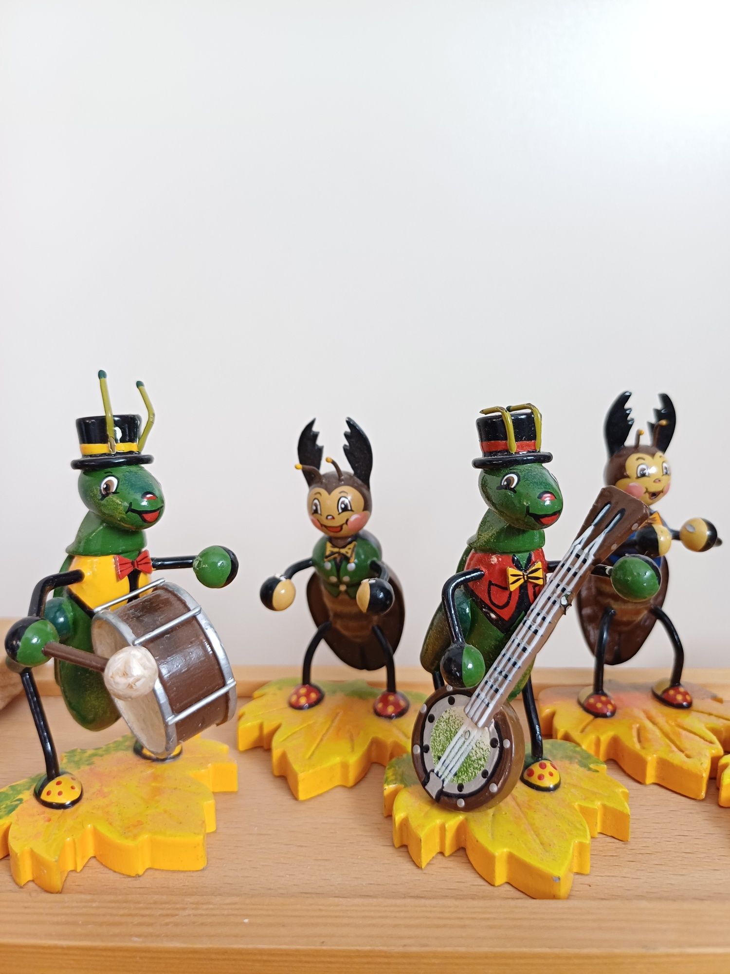 Hubrig drewniane figurki owady kolekcjonerskie retro orkiestra