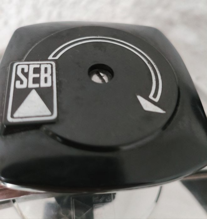 Panela pressão SEB 8 Litros .
