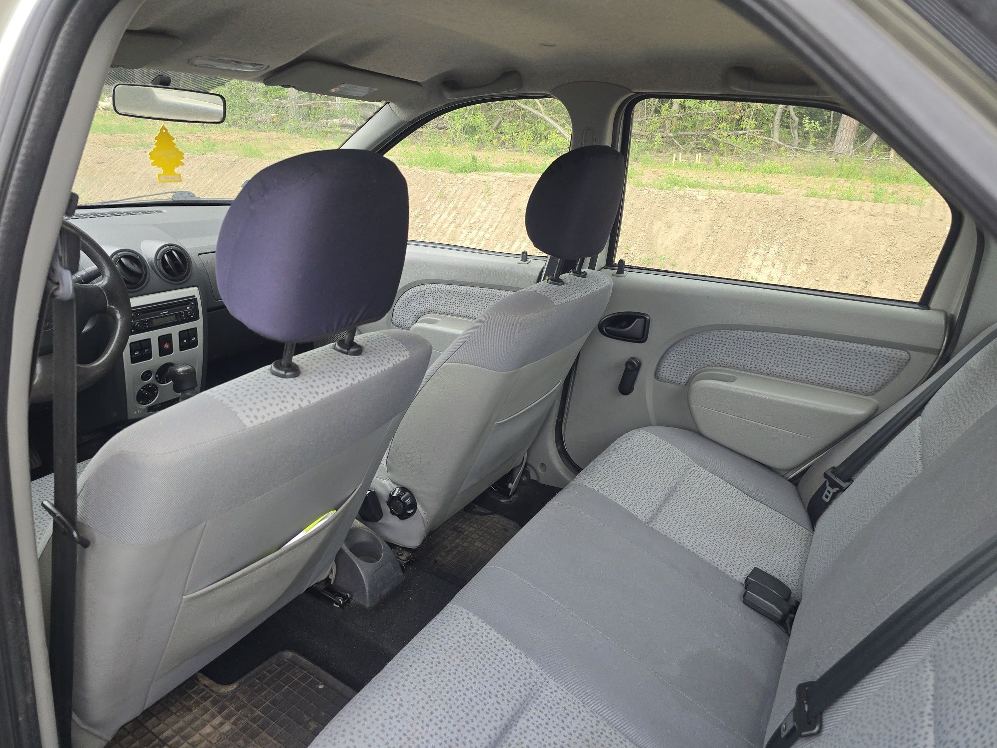 Dacia Logan 2006r * sprawna klima * 1.6 LPG * hak * elektryka