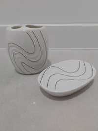 Ceramiczny kubek z mydelniczką