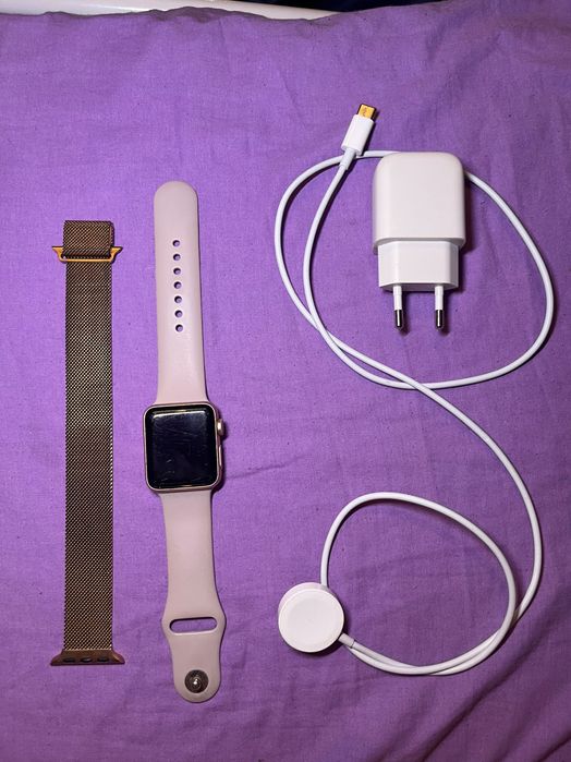 Apple Watch Series 3 з корпусом кольору "рожеве золото"