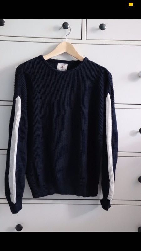 Granatowy sweter z Pull&Bear