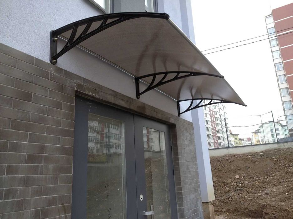 Козырек, дашок поликарбонатный с кронштейнами из полипропилена усиленн