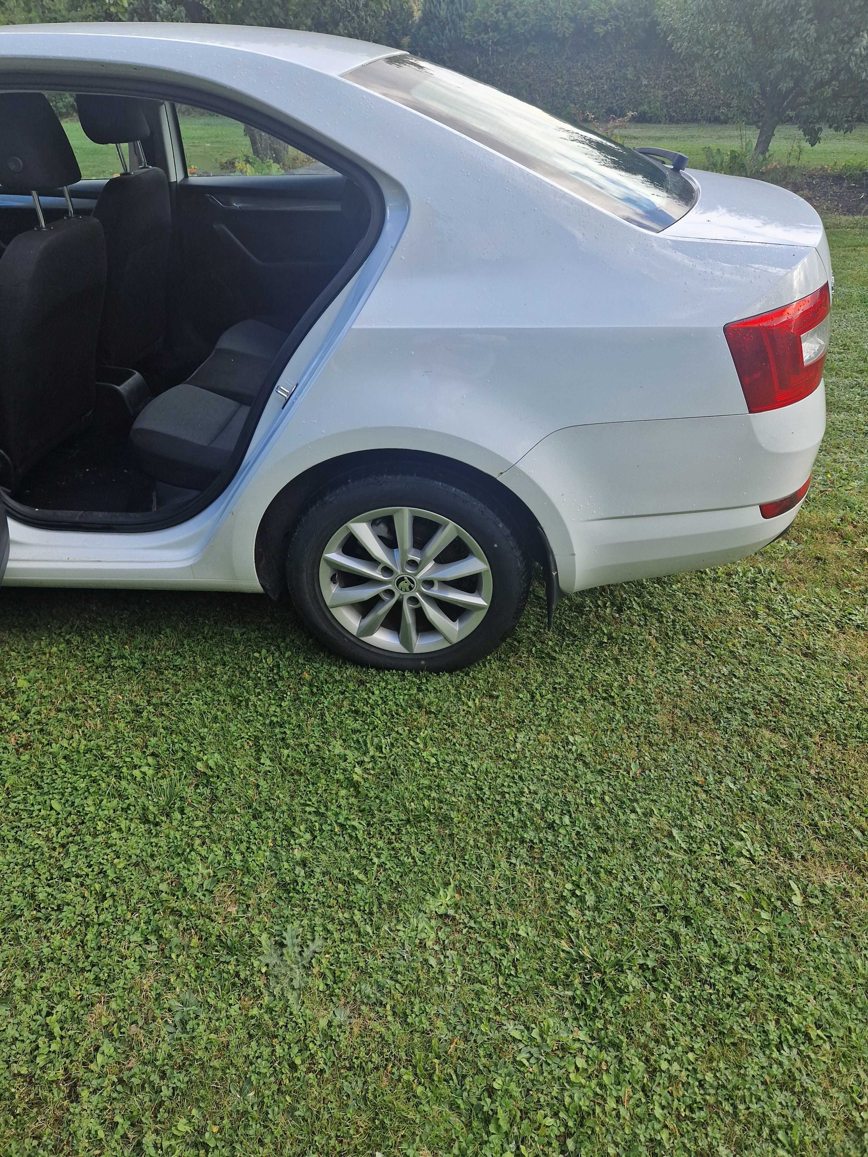 Skoda Octavia 3 III la7w części pas przedni chłodnice LS9R ćwiartka dr