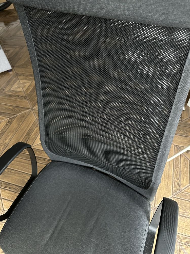 Офісне крісло IKEA MARKUS