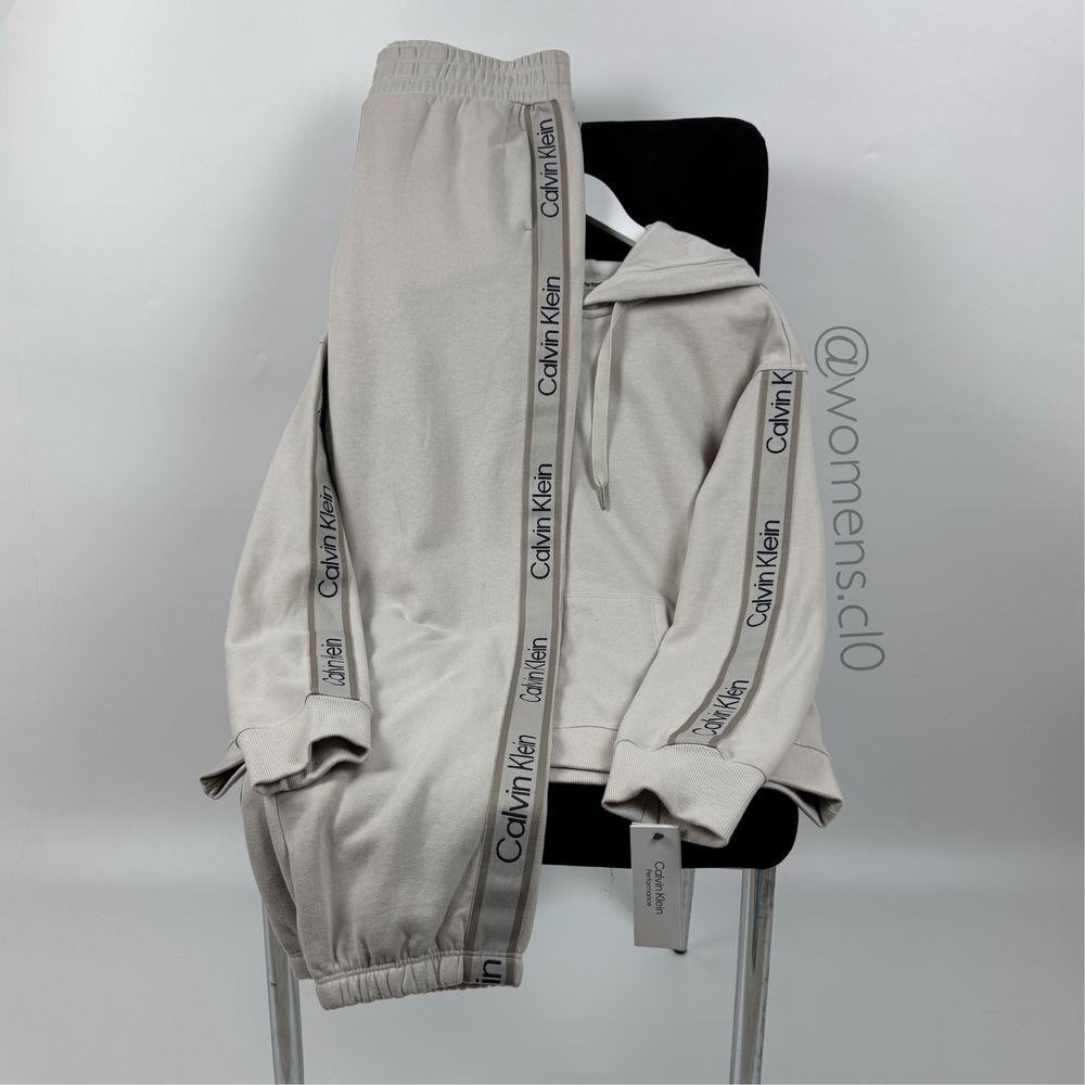 Костюм Calvin Klein оригінал кофта штани розмір М