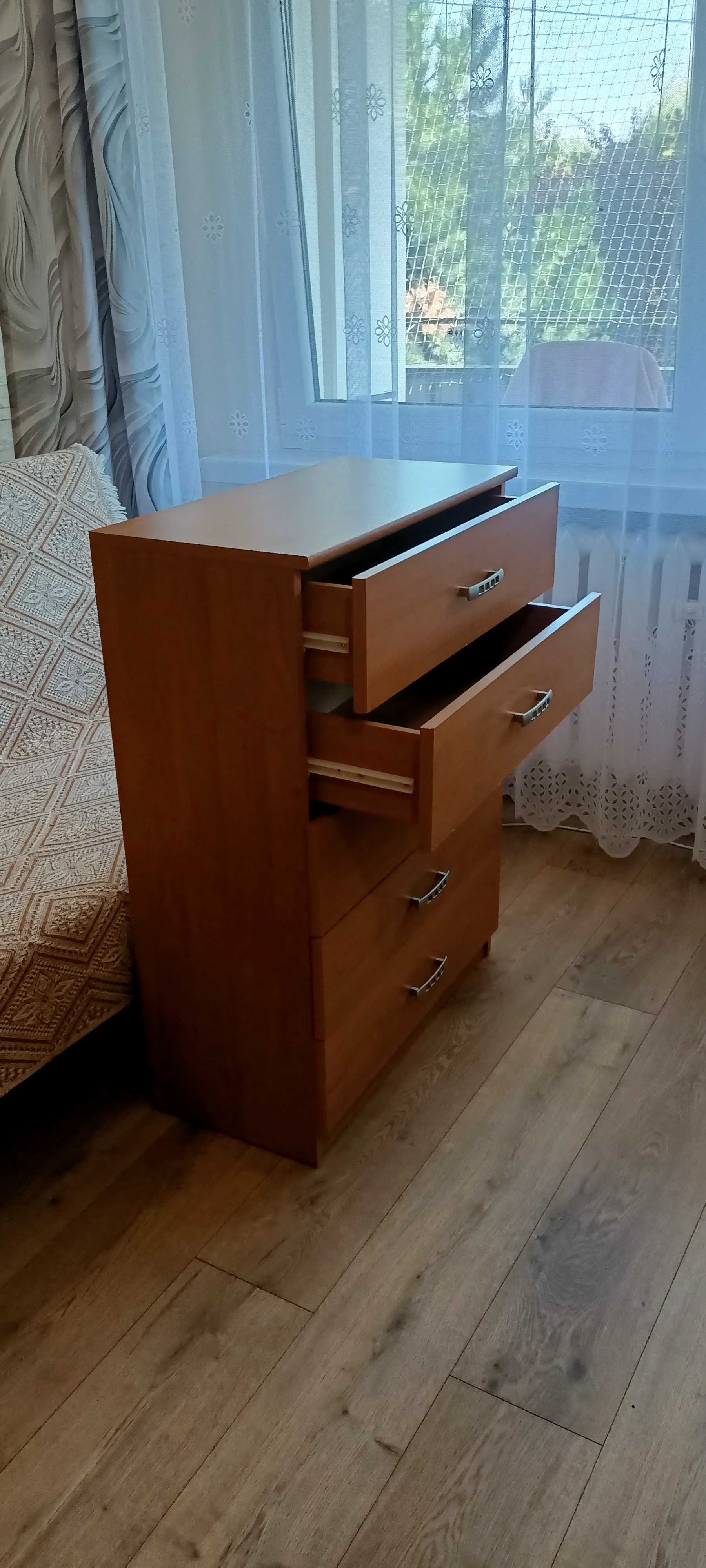 Sprzedam komodę z szufladami
