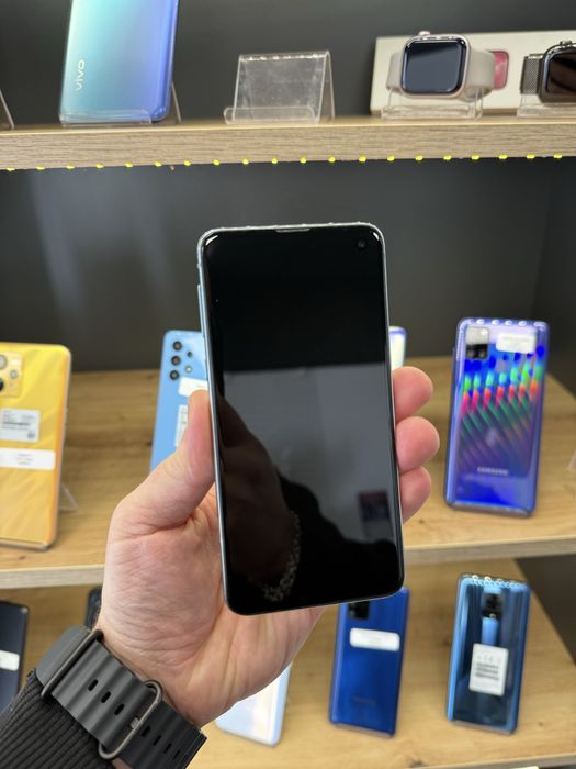 Samsung Galaxy S10e 6/128GB — компактний флагман у чудовому стані