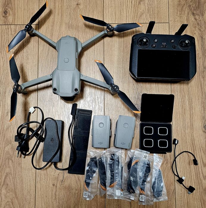 Квадрокоптер DJI Air 2S Fly More Combo