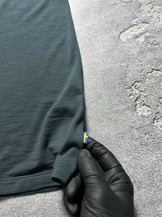 Футболка Fjallraven большой логотип биг лого L , lyle scott