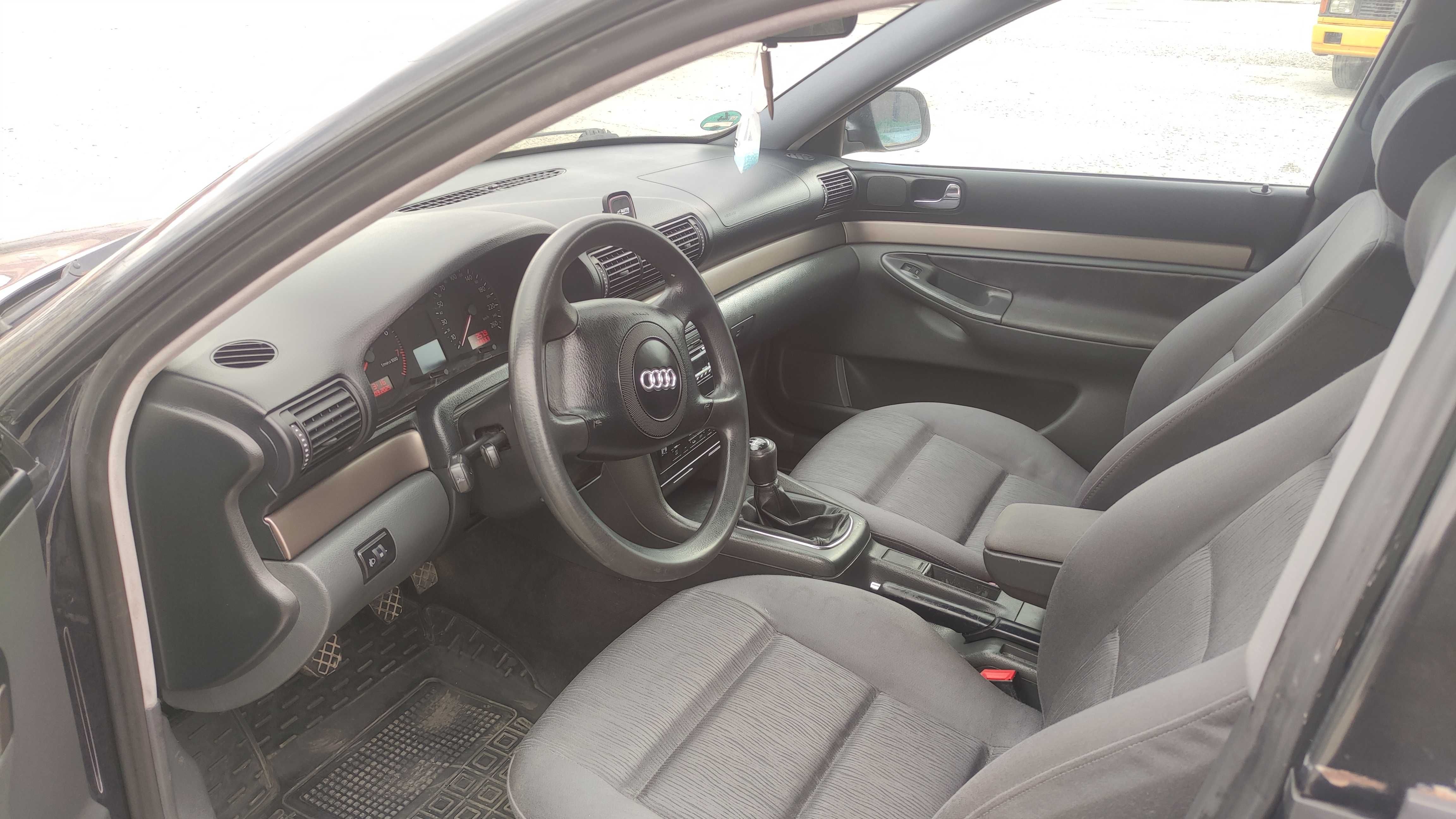 Audi A4 B5  2001