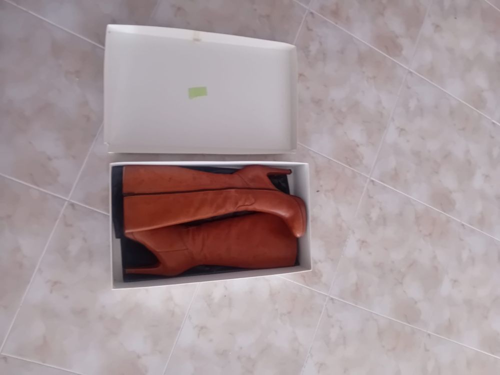 Botas de cano alto castanhas (usadas APENAS 1 vez)
